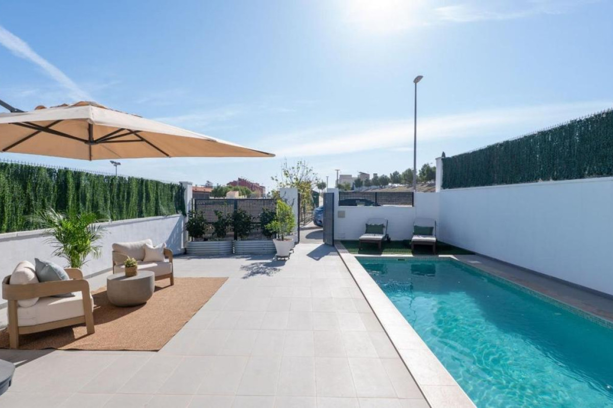 Resale - Villa - Bigastro