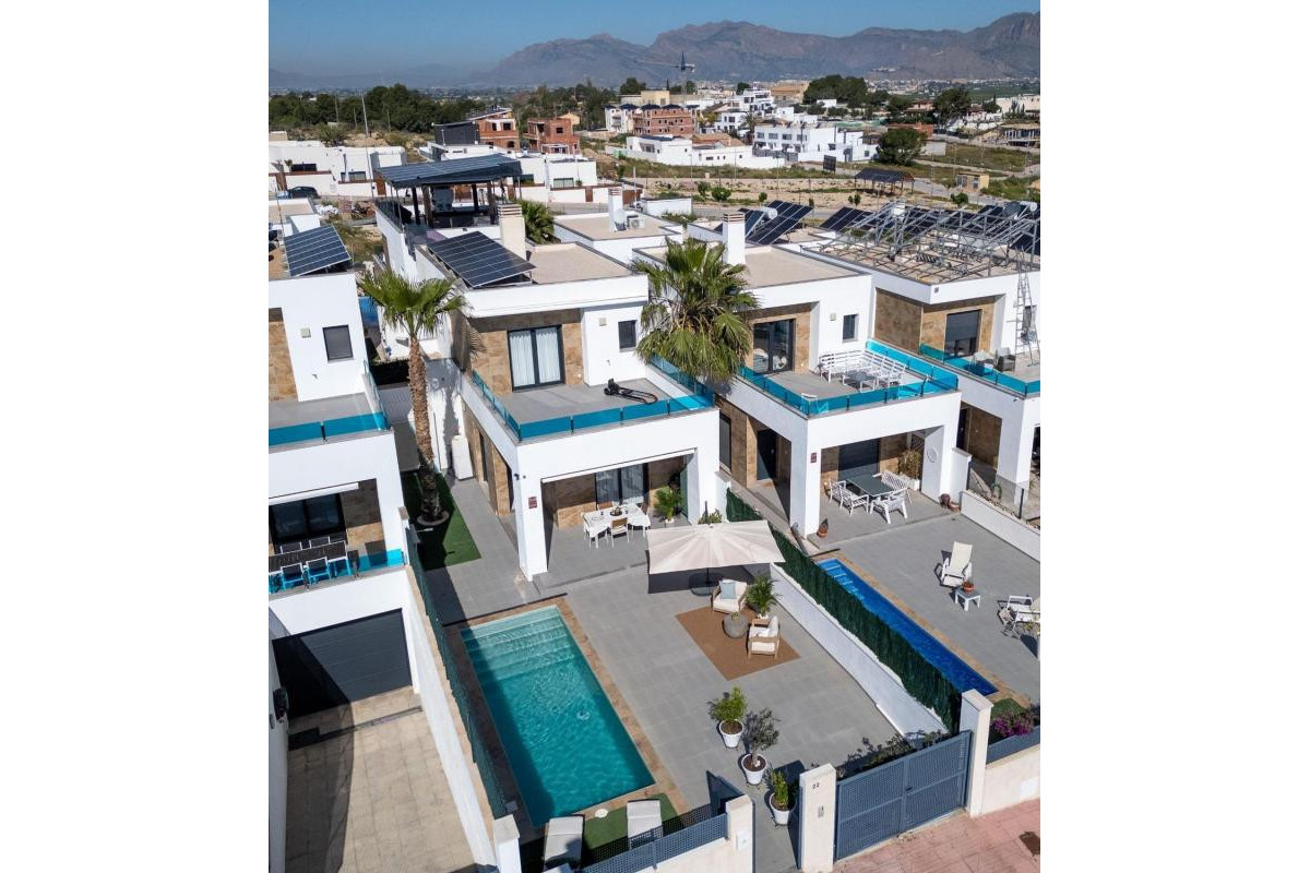 Resale - Villa - Bigastro