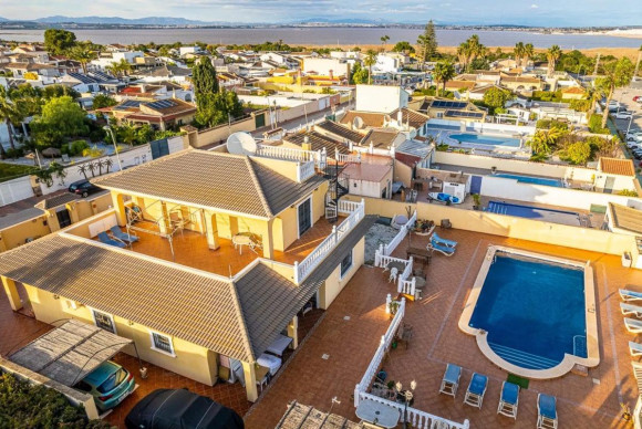 Herverkoop - Villa - Torrevieja - torrevieja