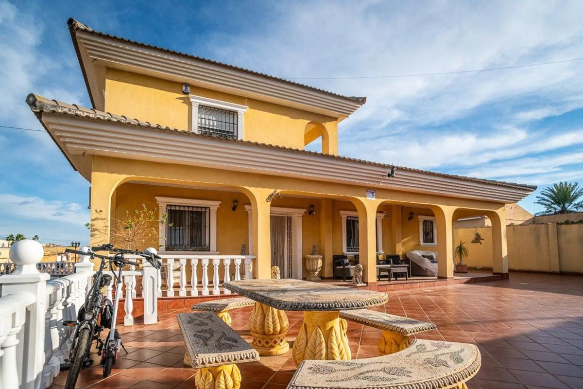 Herverkoop - Villa - Torrevieja - torrevieja
