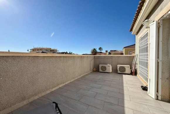 Resale - Villa - Orihuela
