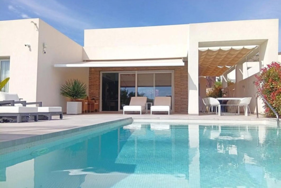 Resale - Villa - Algorfa