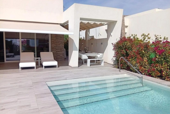Resale - Villa - Algorfa