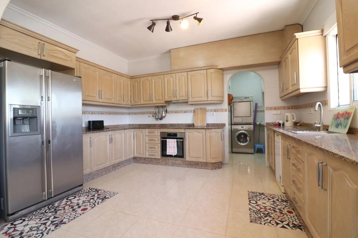 Resale - Villa - Catral