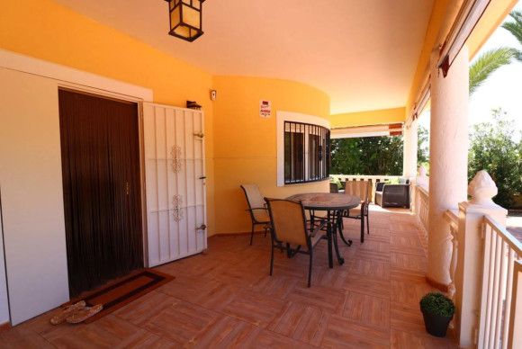 Resale - Villa - Catral