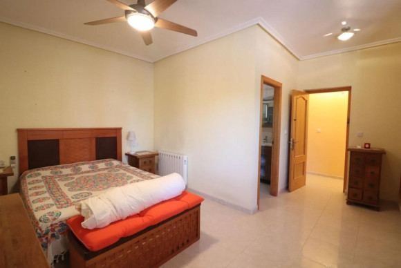 Resale - Villa - Catral