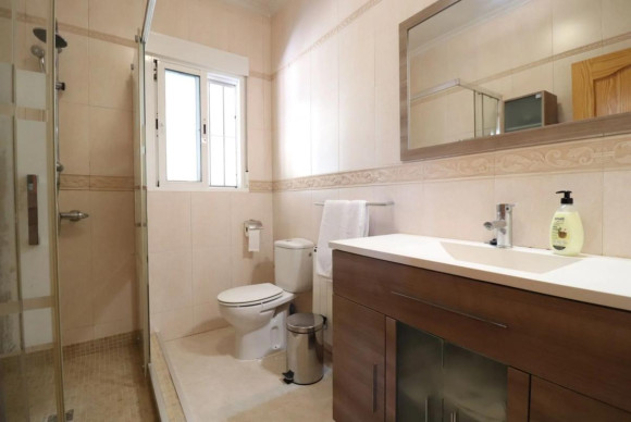 Resale - Villa - Catral