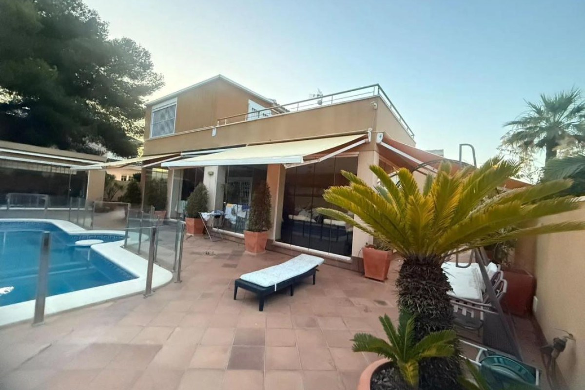 Herverkoop - Villa - Orihuela