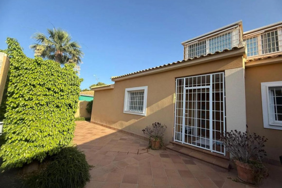 Herverkoop - Villa - Orihuela