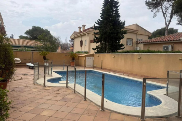 Herverkoop - Villa - Orihuela