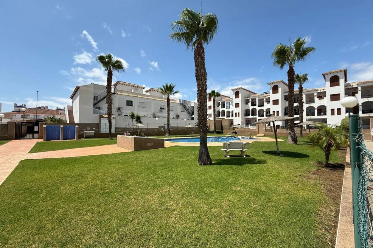 Herverkoop - casas - Orihuela