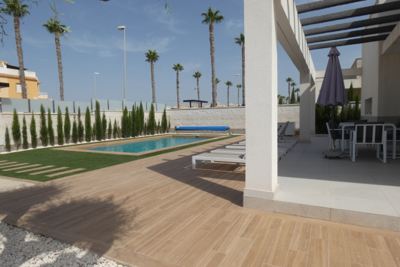 Herverkoop - Vrijstaande Villa - Ciudad Quesada - Doña Pepa