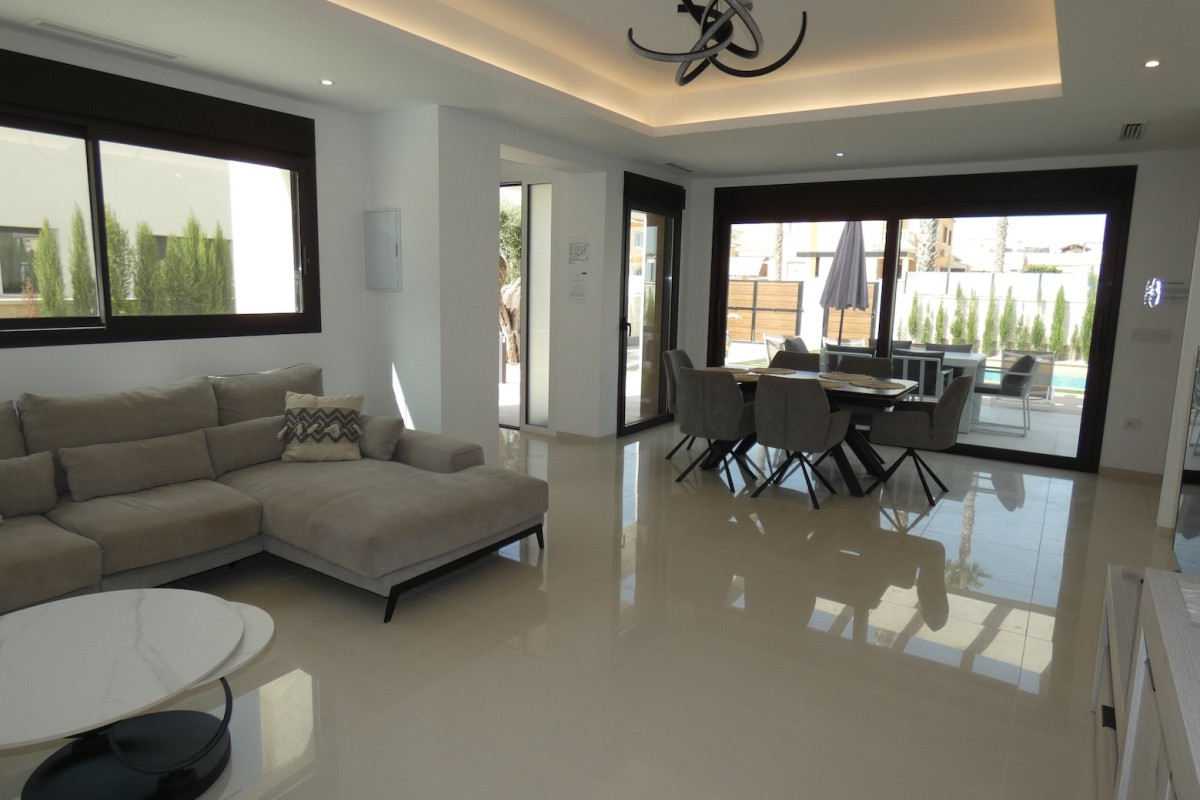 Herverkoop - Vrijstaande Villa - Ciudad Quesada - Doña Pepa