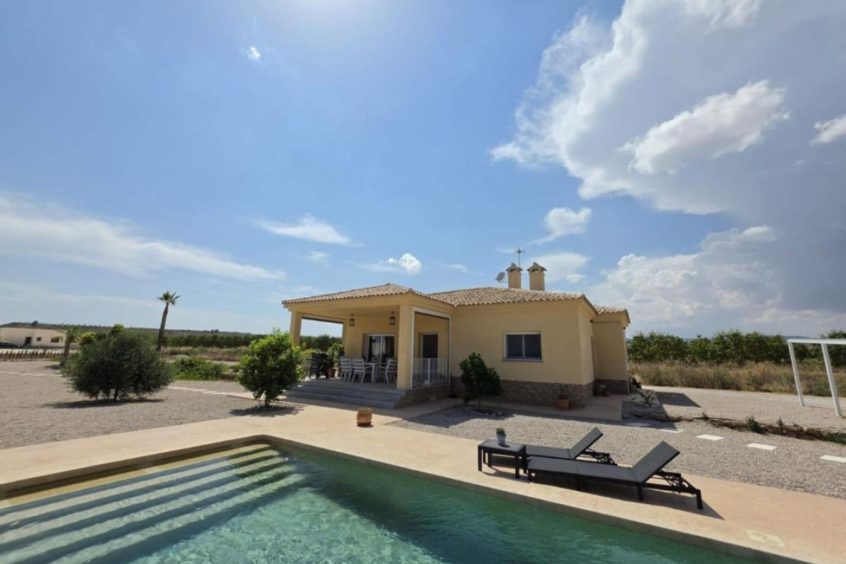 Resale - Villa - Pinoso