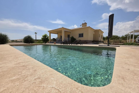 Resale - Villa - Pinoso