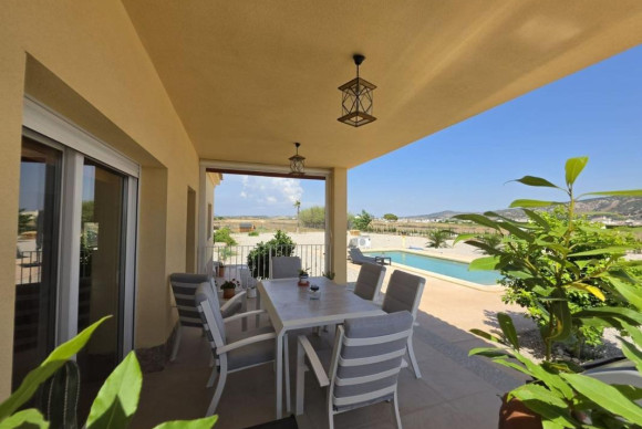 Resale - Villa - Pinoso