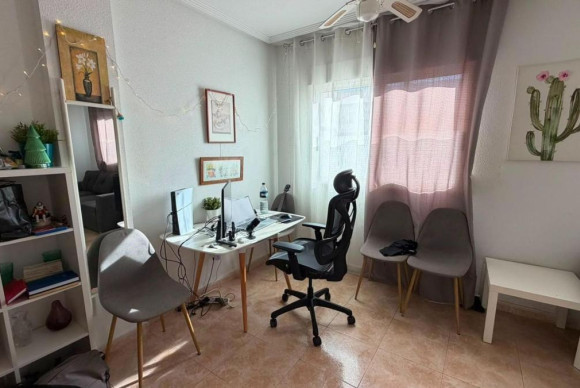 Resale - Apartment  - Torrevieja - torrevieja