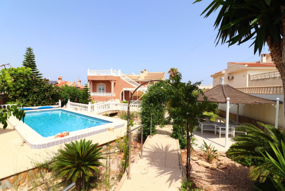 Herverkoop - Vrijstaande Villa - Ciudad Quesada - La Fiesta