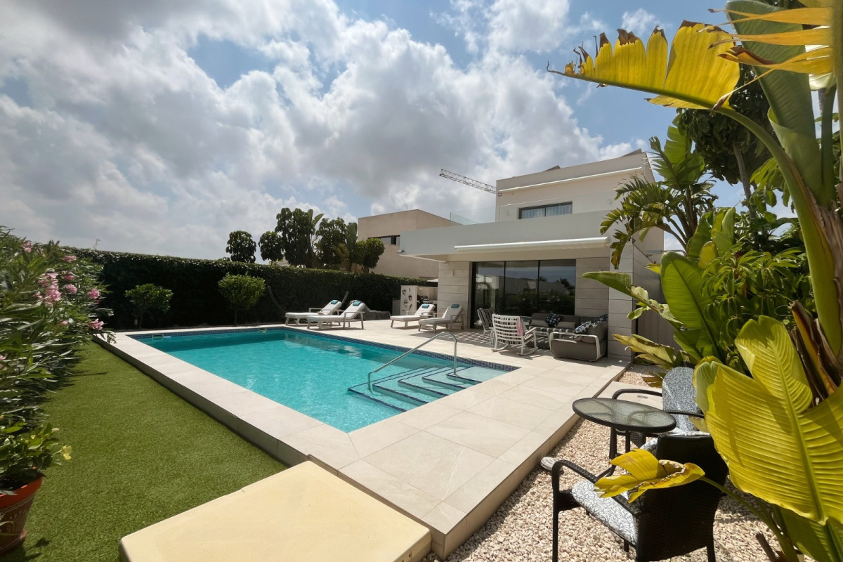 Reventa - Detached Villa - Los Montesinos - La Herrada