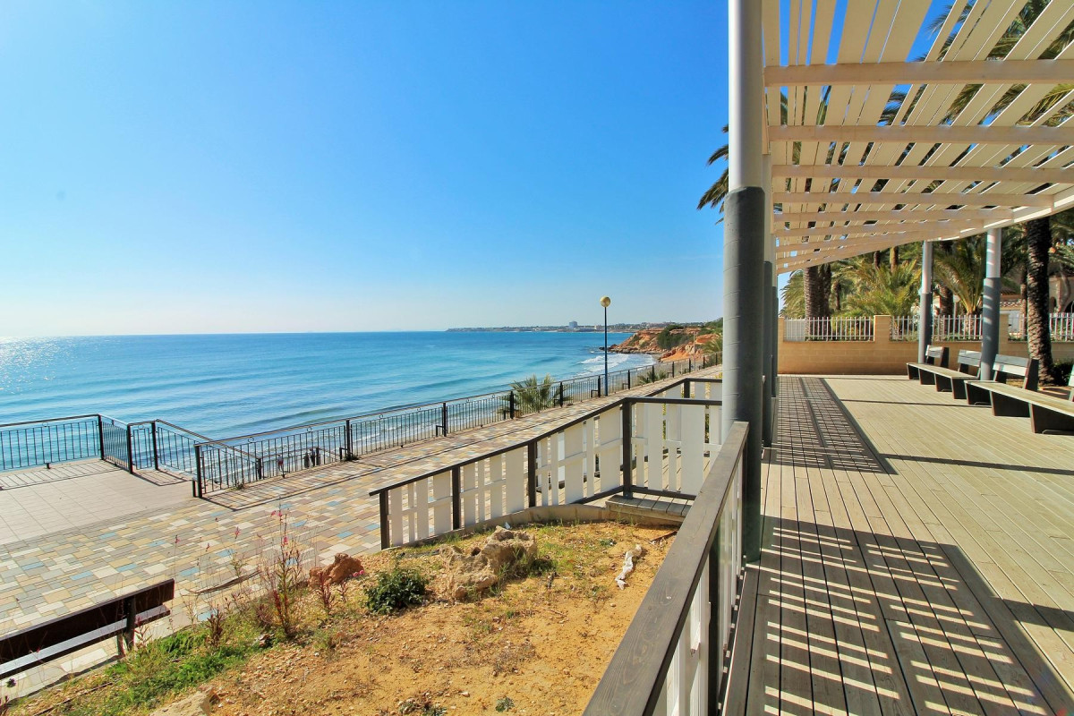 Resale - Apartment  - Punta Prima