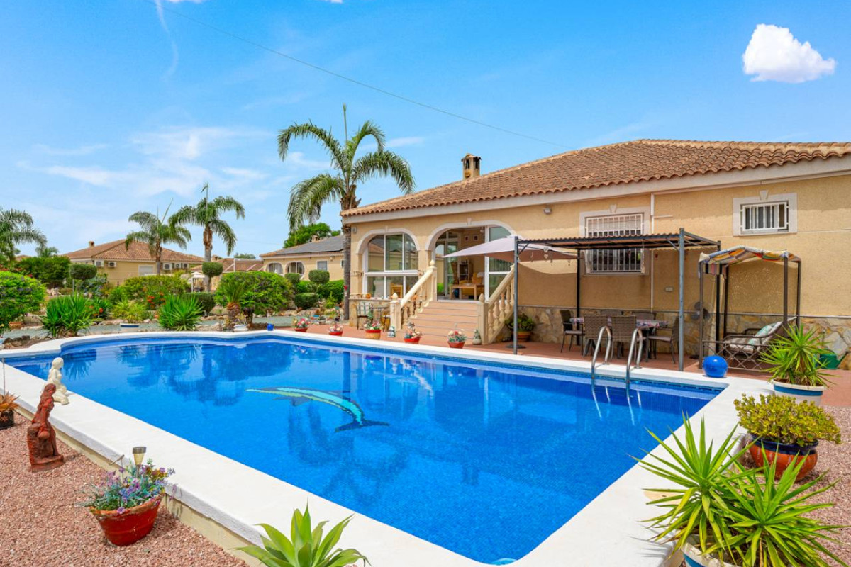 Resale - Villa - Catral