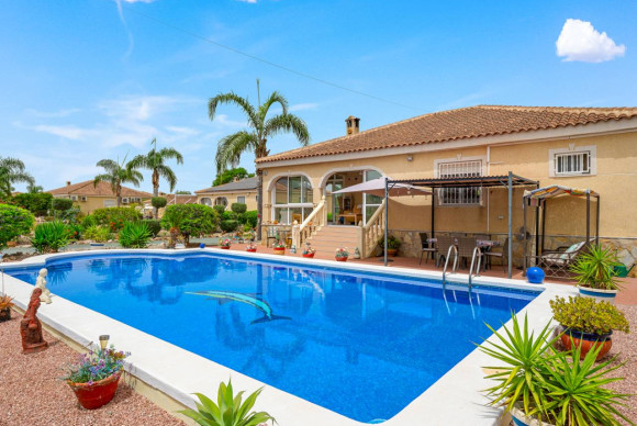 Resale - Villa - Catral