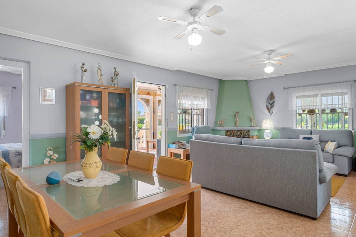 Resale - Villa - Catral