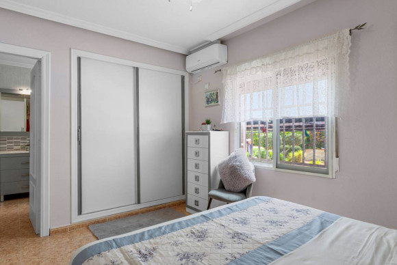 Resale - Villa - Catral