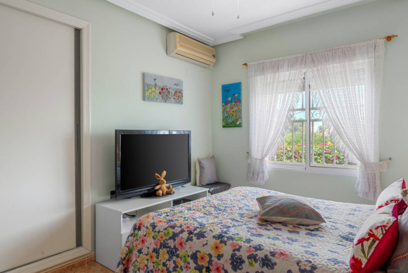 Resale - Villa - Catral