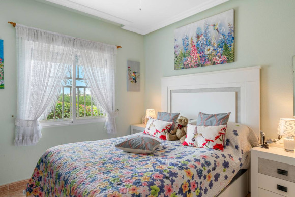 Resale - Villa - Catral