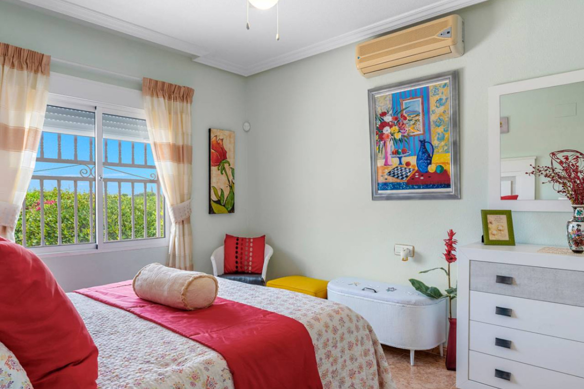 Resale - Villa - Catral