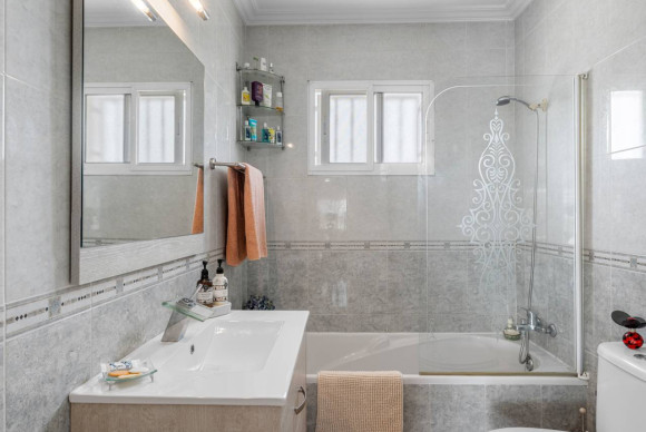 Resale - Villa - Catral