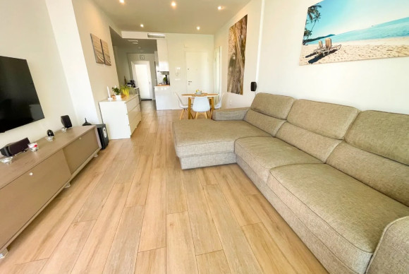 Resale - Apartment  - Orihuela Costa - Villamartin