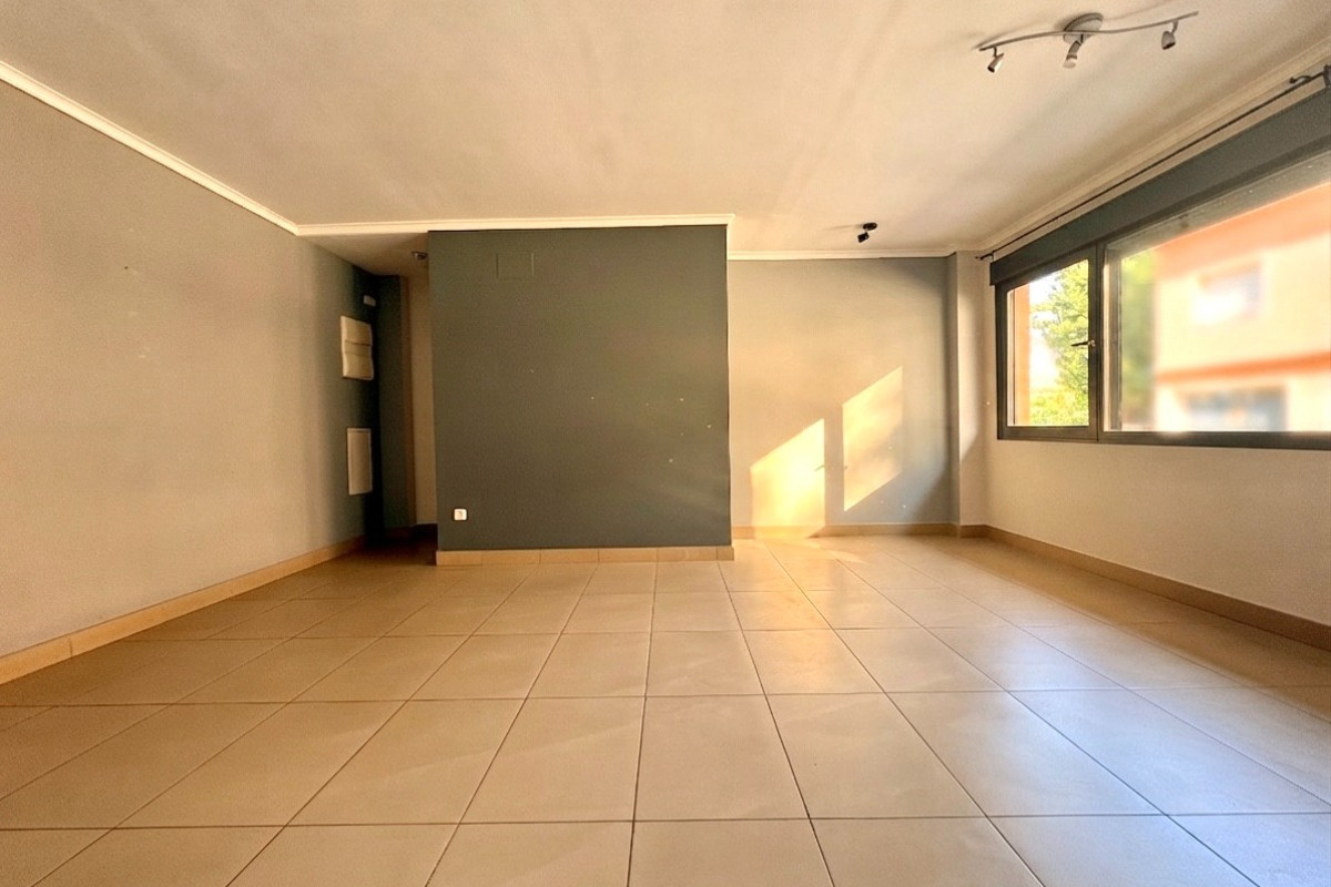 Resale - Apartment / flat - Ondara