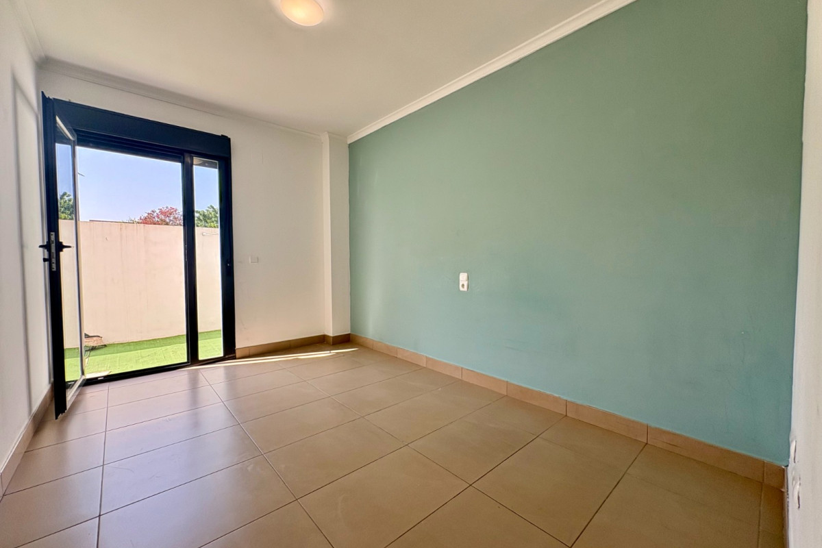 Resale - Apartment / flat - Ondara