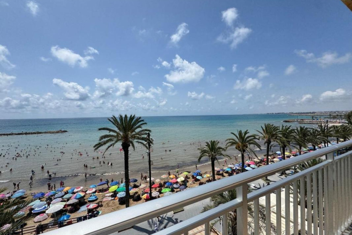 Resale - Apartment  - Torrevieja - torrevieja