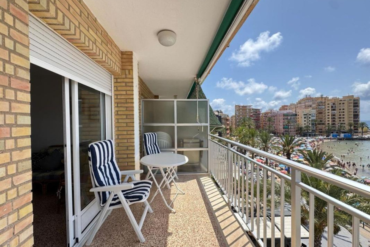 Resale - Apartment  - Torrevieja - torrevieja