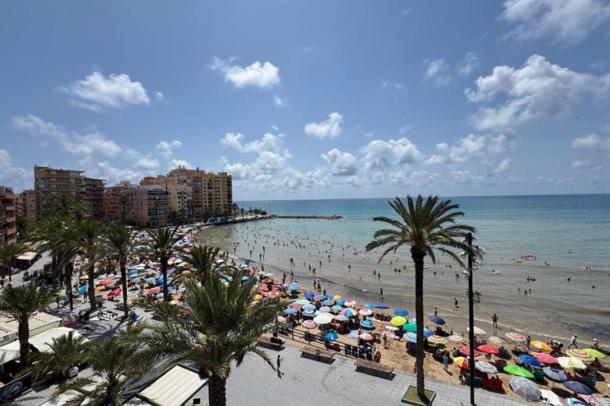 Resale - Apartment  - Torrevieja - torrevieja