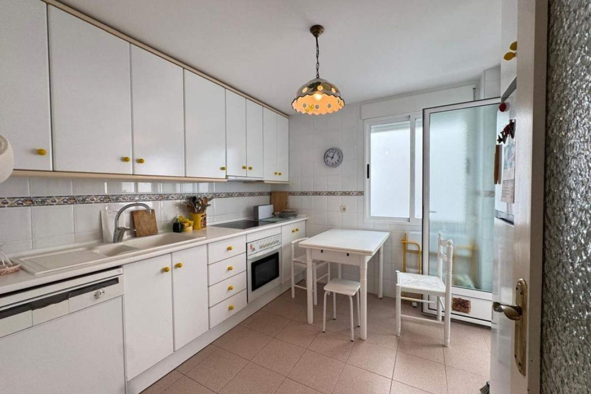 Resale - Apartment  - Torrevieja - torrevieja