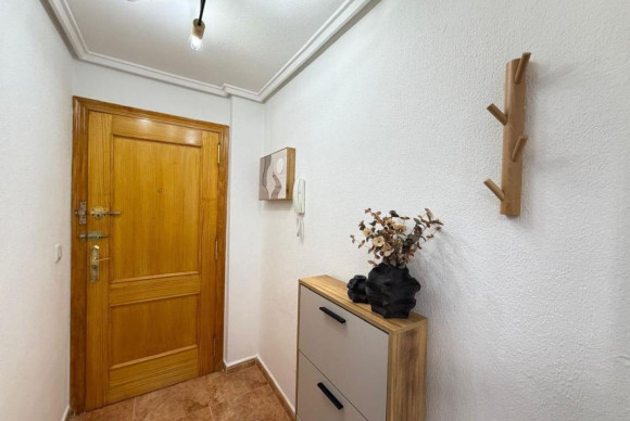 Reventa - Apartamento / piso - Torrevieja - torrevieja