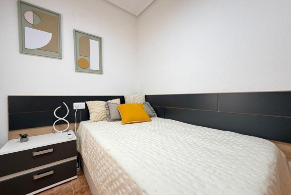 Reventa - Apartamento / piso - Torrevieja - torrevieja