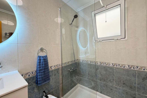 Reventa - Apartamento / piso - Torrevieja - torrevieja
