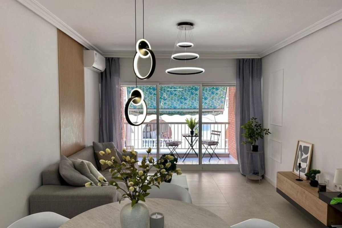 Resale - Apartment  - Torrevieja - torrevieja