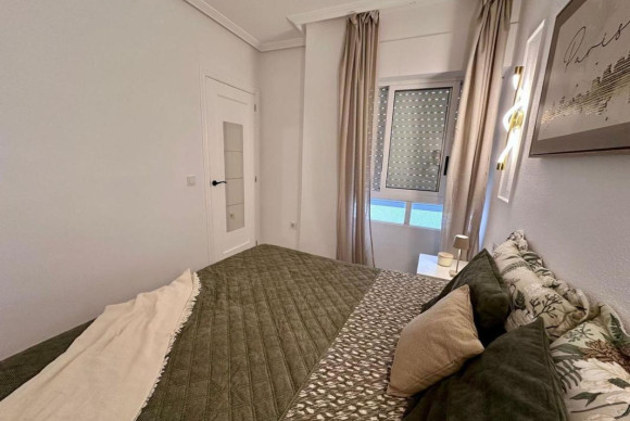 Resale - Apartment  - Torrevieja - torrevieja