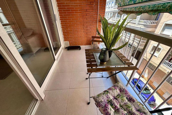 Resale - Apartment  - Torrevieja - torrevieja
