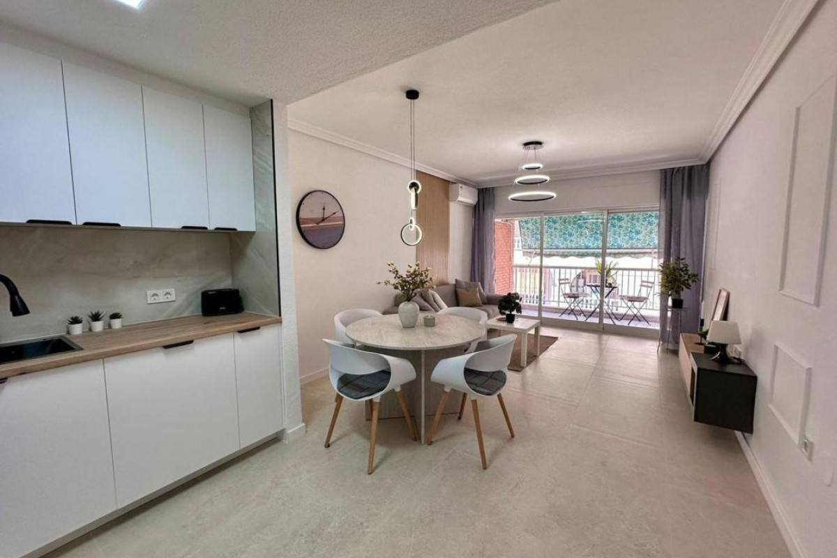 Resale - Apartment  - Torrevieja - torrevieja