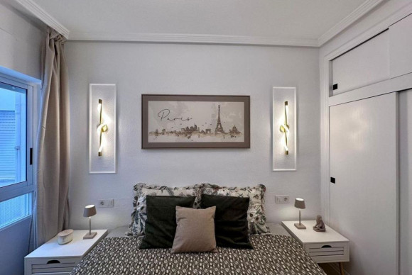 Resale - Apartment  - Torrevieja - torrevieja