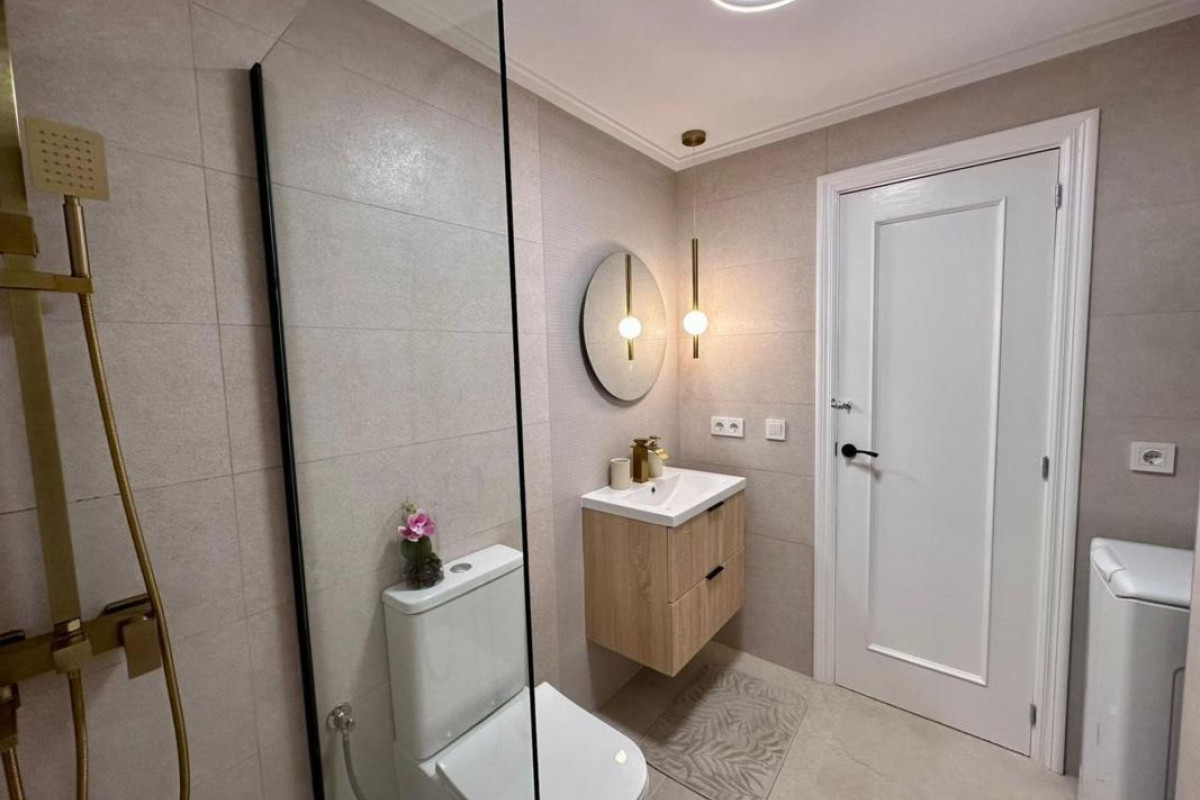 Resale - Apartment  - Torrevieja - torrevieja