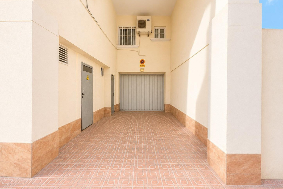 Long Term Rental - Garaje - Torrevieja - Centro