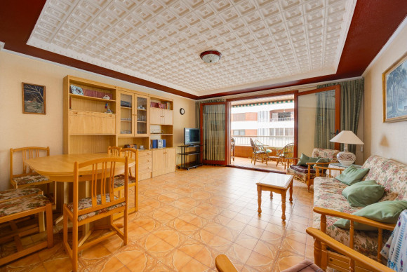 Resale - Apartment  - Torrevieja - Playa del Acequión